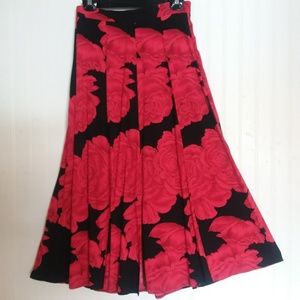 LAS VIDAS skirt in size small.